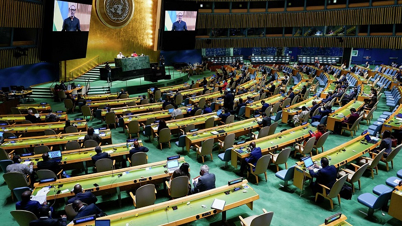 El categórico requerimiento de la Asamblea General de la Organización de las Naciones Unidas y que condena la invasión de las tropas rusas en Ucrania, fue aprobada por 141 votos a favor y 5 en contra, mientras que 35 embajadores ante dicho organismo mundial, se abstuvieron de votar.