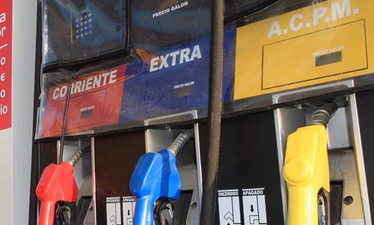 De acuerdo a la resolución del Ministerio de Minas y Energía, el costo del galón de gasolina tuvo un alza de $45 y el ACPM de $89.