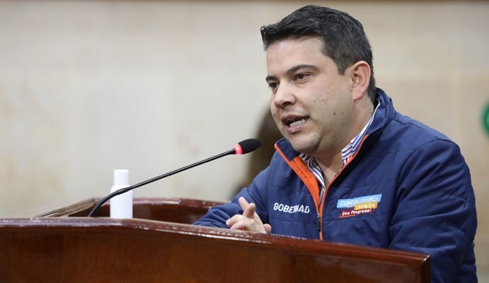 A través de Caracol Radio, el gobernador de Cundinamarca, Nicolás García informó cómo funcionará el testeo de COVID-19 más grande del país; pues se espera que, de manera conjunta, la Alcaldía de Bogotá y la Gobernación realicen más de 100.000 pruebas.