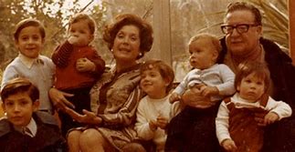 Allende y familia