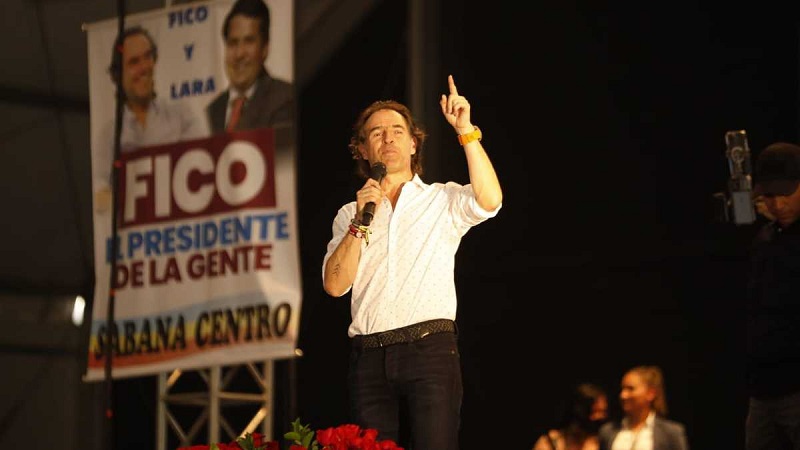 “Dejen el cese al fuego indefinido y apenas ganemos la Presidencia, con ese cese al fuego unilateral e indefinido, nos sentamos a dialogar hacia dónde va Colombia”, sentenció en candidato Gutiérrez.