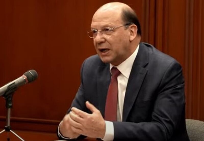 Al radicar el proyecto decreto del Presupuesto General de la Nación parara la vigencia del 2026, el ministro de hacienda y crédito público, Germán Ávila, dijo que de los $556,9 billones, $102,4 billones se destinarían para el pago del servicio de la deuda.