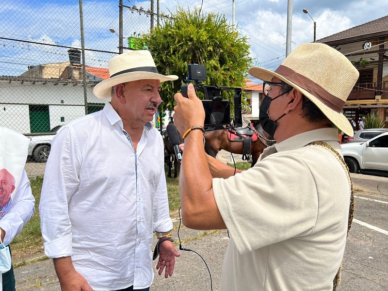 Hay que alivianar tributariamente al campesino y a todo aquel que tienen un lugar en la cadena de producción agropecuaria’ advirtió el ex Director de la Dian Néstor Díaz Saavedra.