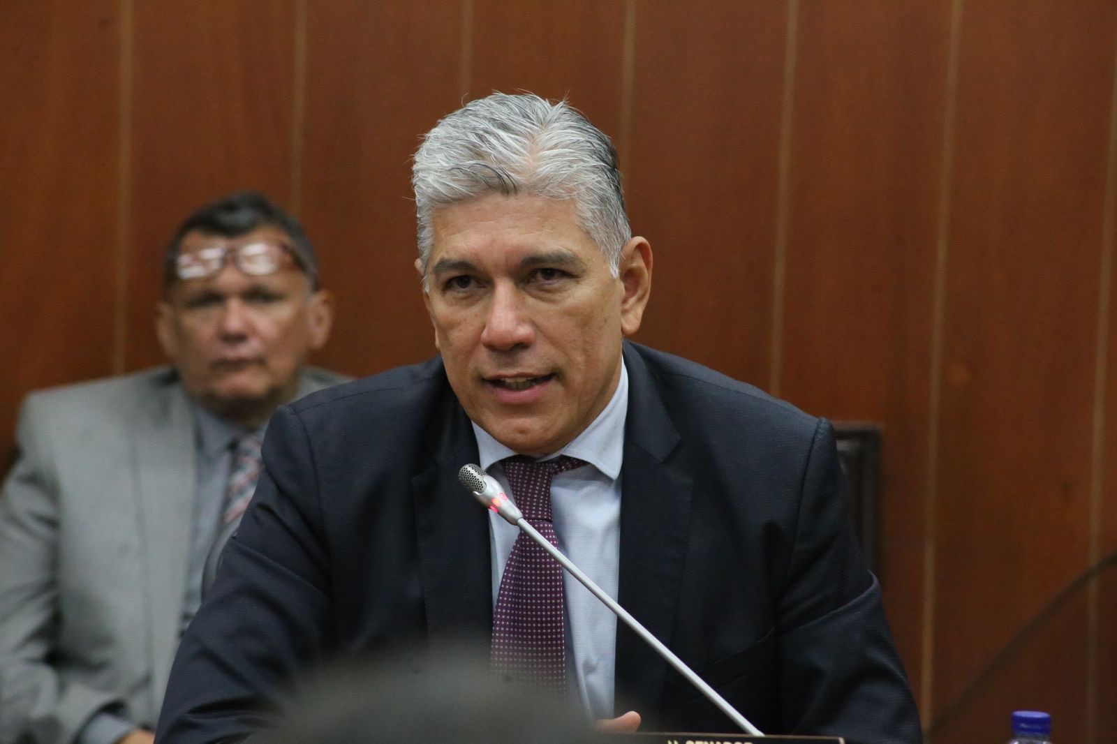 “Petro no puede ser ciego, sordo, ni mudo, ante lo que está ocurriendo con el presidente de Ecopetrol”: senador Edgar Díaz