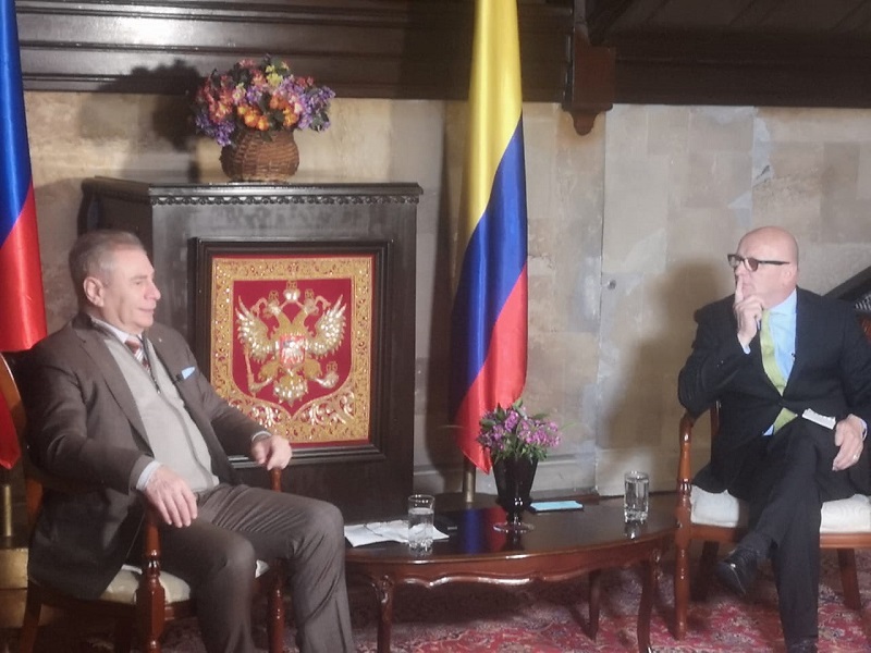 El diálogo es la mejor y la única salida entre dos hermanos, Colombia y Venezuela, que han convivido durante más de 100 años, afirma el embajador ruso en Colombia, Nikolay Tavdumadze
