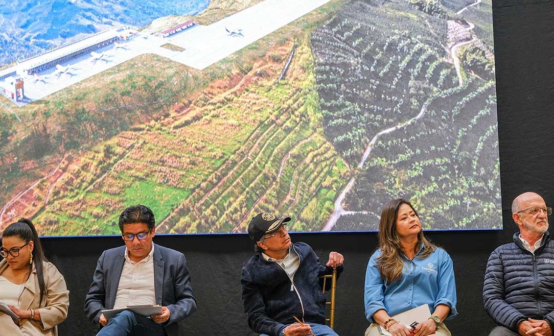 Con una inversión que supera los $ 800.000 millones el presidente Gustavo Petro anunció el lanzamiento oficial de la licitación para la construcción del Aeropuerto del Café, una megaobra de infraestructura que impulsará el desarrollo del turismo, la industria y la educación en la región. 