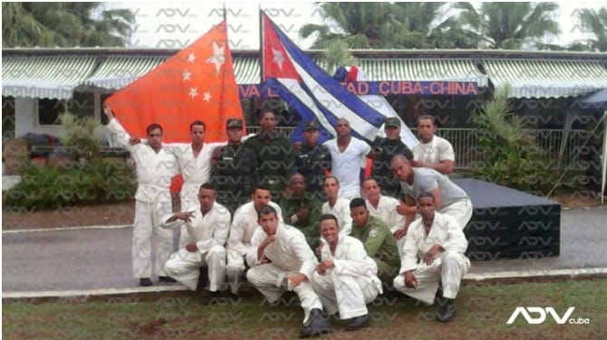 Fotos obtenidas por el medio digital ADN Cuba evidencian que la Brigada Especial Nacional (BEN), entrenada tanto para reprimir a la ciudadanía como para mantener el orden interior, recibió preparación del grupo paramilitar Fuerza de Policía Armada del Pueblo Chino (PAP), involucrado en las protestas de Hong Kong.