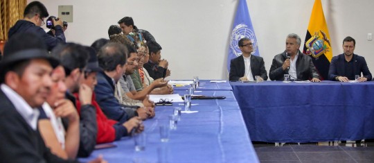 Con la mediación de la ONU y la Iglesia Católica, después de más de cuatro horas de negociación el Gobierno ecuatoriano asumió un compromiso: la derogatoria del decreto que había liberado el precio del diésel y la gasolina, encareciéndolos hasta en un 123%.