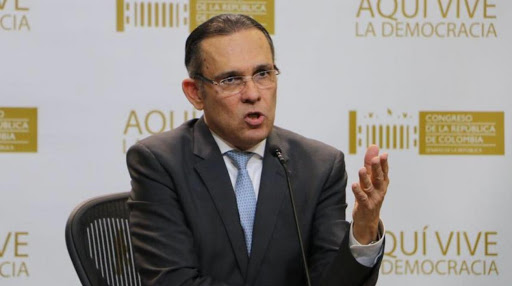 Así lo afirmó el vocero del partido conservador Efraín Cepeda quien en la sesión virtual de la Comisión de Ordenamiento Territorial advirtió que si la banca no baja tasas de interés y niega los créditos a las micro, pequeñas y medianas empresas, son los culpables de la catástrofe del empleo.