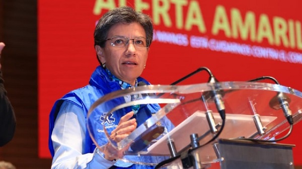 Cuando ya se han confirmado en Colombia 16 casos de infectados con el Covid-19, la alcaldesa de Bogotá, Claudia López, a través de un twitter, exhortó al Gobierno Nacional para que establezca  más medidas que disminuyan el contagio. 
