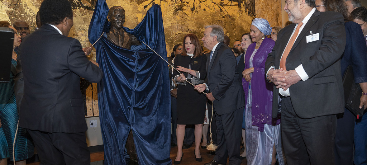 En un mundo, donde el Multilateralismo es cuestionado, poniendo en peligro el futuro de la humanidad y el planeta, los valores políticos y humanistas que encarnó el líder sudafricano Nelson Mandela han de servir de guía. Este planteamiento resultó de la Cumbre para honrar a Mandela, realizada en la sede de la ONU en Nueva York. 