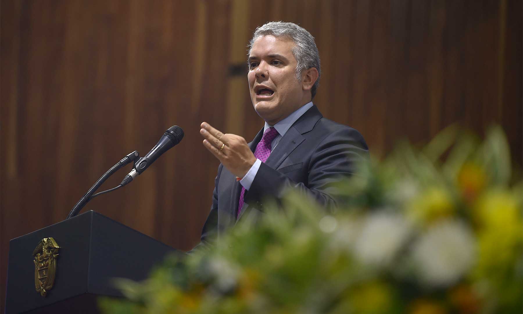 El Presidente Iván Duque Márquez, en entrevista con W Radio, pidió a la reunión de cancilleres que se adelanta en Lima, que se endurezcan las sanciones contra el círculo más cercano al dictador venezolano, “en todos los niveles posibles” y agregó que esa instancia debe asumir posiciones “claras y contundentes”, con motivo de la crisis que vive el pueblo de Venezuela.