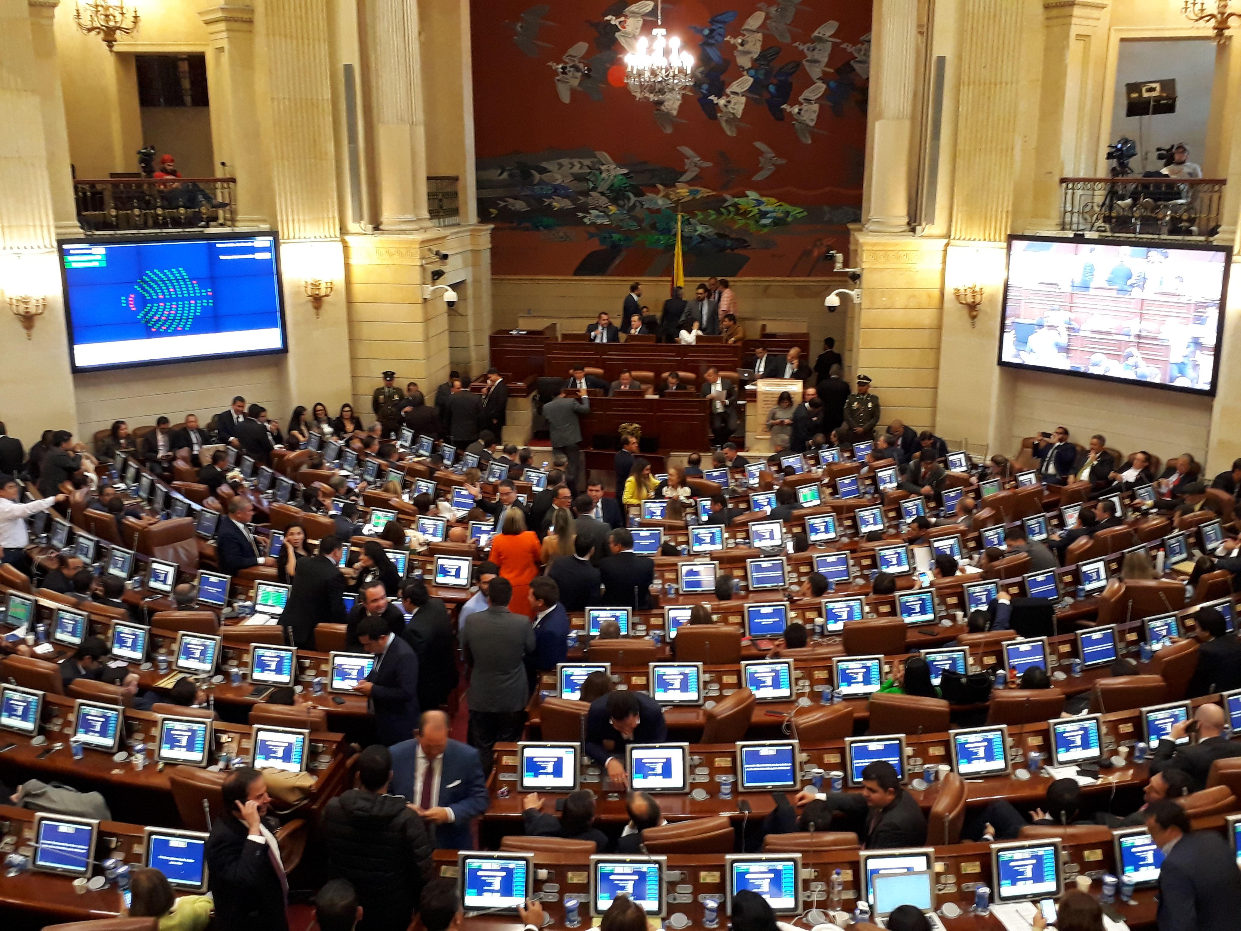 A través del sistema de cifra repartidora donde cada partido postuló a sus candidatos,  el Congreso de Colombia en pleno eligió los 9 magistrados del Consejo Nacional Electoral.