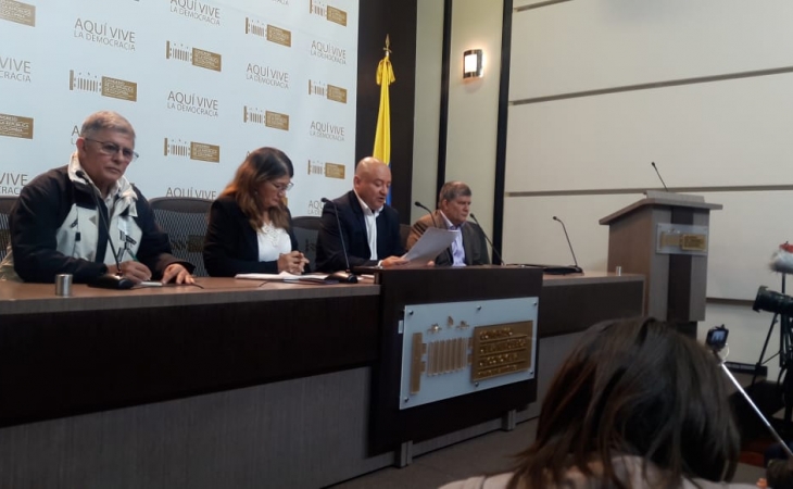 Como un “atentado” al Acuerdo de Paz que permitió el fin del conflicto por más de 50 años, calificaron los congresistas de las Farc la reforma de la JEP y que incluye 14 magistrados más para investigar y juzgar a los militares y agentes el Estado y que fue aprobado en primer debate en el Congreso. Por ello pidieron la “intervención inmediata” de la Corte Penal Internacional”, si se insiste en dicha iniciativa dentro de la constitución colombiana.