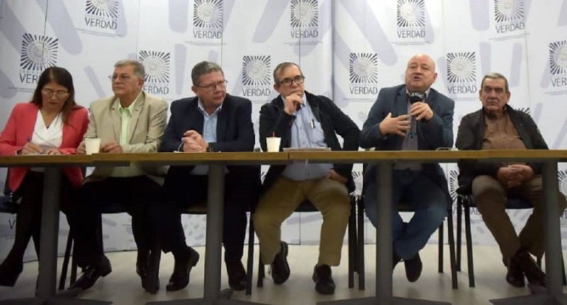 Los actuales dirigentes políticos de la antigua organización guerrillera reconocieron que "el secuestro fue un gravísimo error" del que se arrepienten y reafirmaron su compromiso para contar la verdad y rendir cuentas ante la justicia.