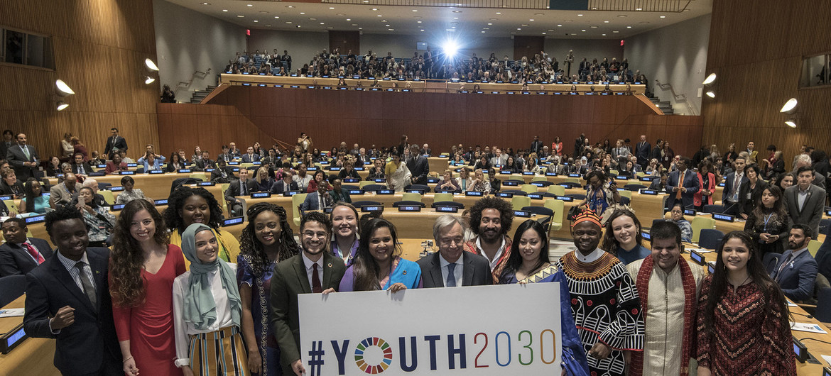 El Secretario General de la ONU, Antonio Guterres, lanzó una nueva iniciativa que busca potenciar el papel de los 1800 millones de jóvenes de todo el mundo.  La Enviada para la Juventud desempeñará “un papel clave” en la elaboración de la estrategia, que tiene entre sus prioridades mejorar su poder adquisitivo.