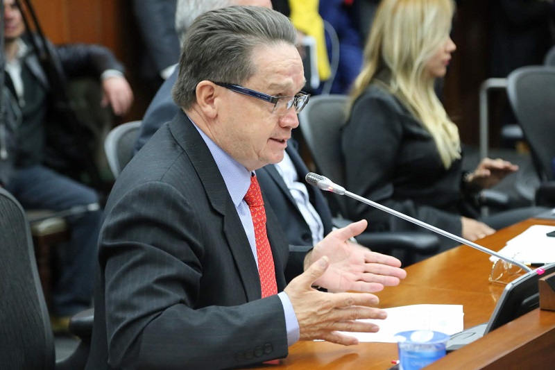 Para el senador y presidente de la Comisión Quinta, Guillermo García Realpe, quien hace parte de la Comisión de Paz, lo que sucede en Nariño es grave: “el Estado, los gobiernos nacional y regional y la fuerza pública, no han sido capaces de contener el baño de sangre, los muertos en los últimos días se cuentan por decenas, los violentos y criminales actúan a sus anchas. ¿Hay connivencia con la fuerza pública, como lo denuncian algunos líderes sociales?” se preguntó el legislador.