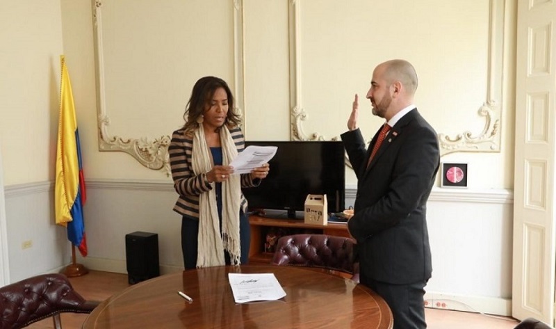 El presidente Iván Duque continua haciendo cambios en su gabinete, esta vez designó a Felipe Buitrago como nuevo ministro de Cultura, en remplazo de Carmen Inés Váquez, quien se va como embajadora del Uruguay.