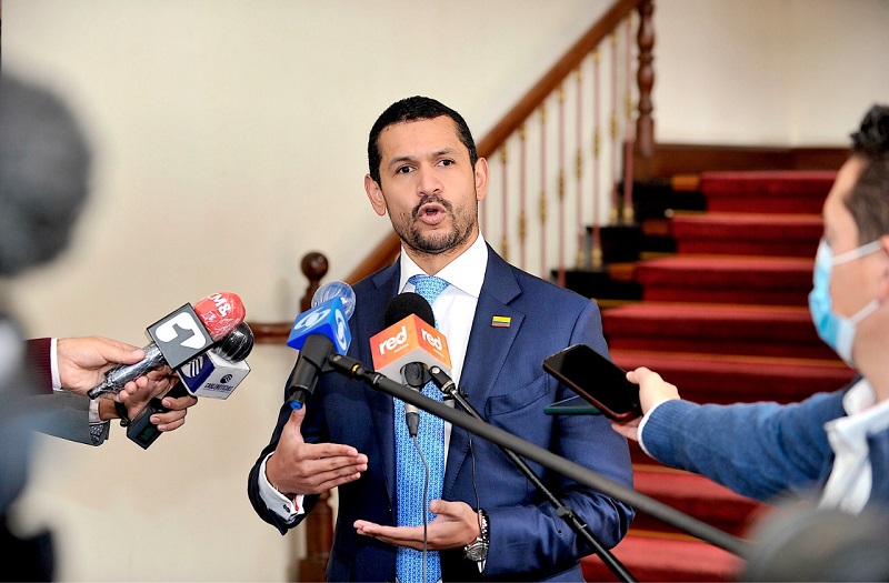 “Si hubiese mermelada, no estaríamos en estas dificultades”, sostuvo el ministro del interior Daniel Palacios a través de la W Radio, donde fue contundente en manifestar que no retirarán el proyecto de Reforma Tributaria, pero que si buscarán un consenso entre todos los partidos.