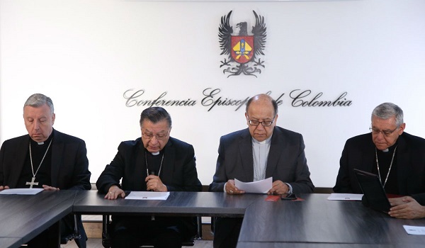 Los prelados de la Iglesia Católica, en un mensaje al término de la Plenaria del Episcopado, exhortaron a todos los colombianos asumir una actitud de “escucha, reflexión, diálogo, unidad y compromiso”, para transformar cada dificultad en oportunidad y trazar caminos de justicia, reconciliación y bien común, “ante el momento histórico decisivo, complejo y preocupante” que vive el país.