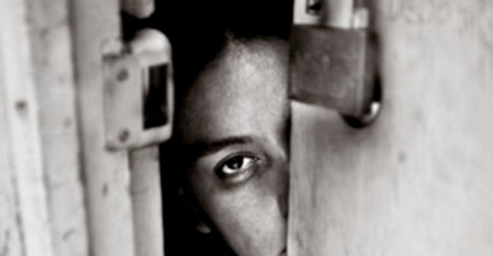 La reacción de la ONU se debe a la reciente liberación de cuarenta y nueve mujeres, veintitrés de ellas venezolanas, que eran víctimas de explotación sexual en la zona de la Bomba de El Amparo, en la capital del Departamento de Bolívar y la captura de un proxeneta miembro de una red de explotación.