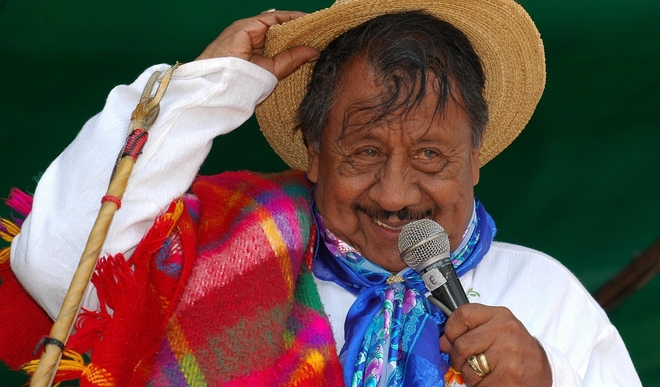 La poesía costumbrista en Colombia está de luto. Rómulo Augusto Mora, más conocido como el indio Rómulo, falleció luego de estar 10 días en la Unidad de Cuidados Intensivos de la Clínica Colombia. 