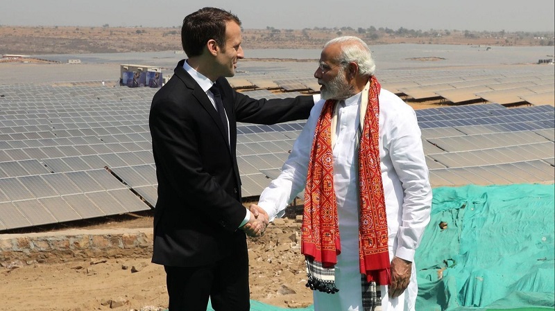 El Primer Ministro Indio, Narendra Modi, participó  en una ceremonia para poner la primera piedra de lo que se convertirá en el mayor parque híbrido de energía renovable "del mundo". 