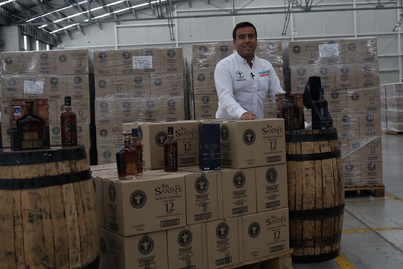 Más de 40 mil unidades de Ron SantaFe se venderán en Estados Unidos, anunció el gerente de la Empresa de Licores de Cundinamarca, Jorge Machuca.
