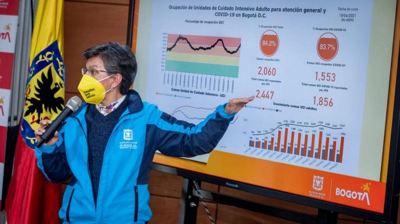 Luego de una nueva reunión entre el Comité Epidemiológico Distrital y Nacional, la Alcaldía Mayor de Bogotá acogió la disposición del Gobierno Nacional y determinó que a partir de este martes 20 de abril, regirá el toque de queda nocturno desde las 8:00 p.m. y hasta las 4:00 a.m. del día siguiente. Esta restricción se mantendrá, inicialmente, hasta el próximo lunes 3 de mayo. 