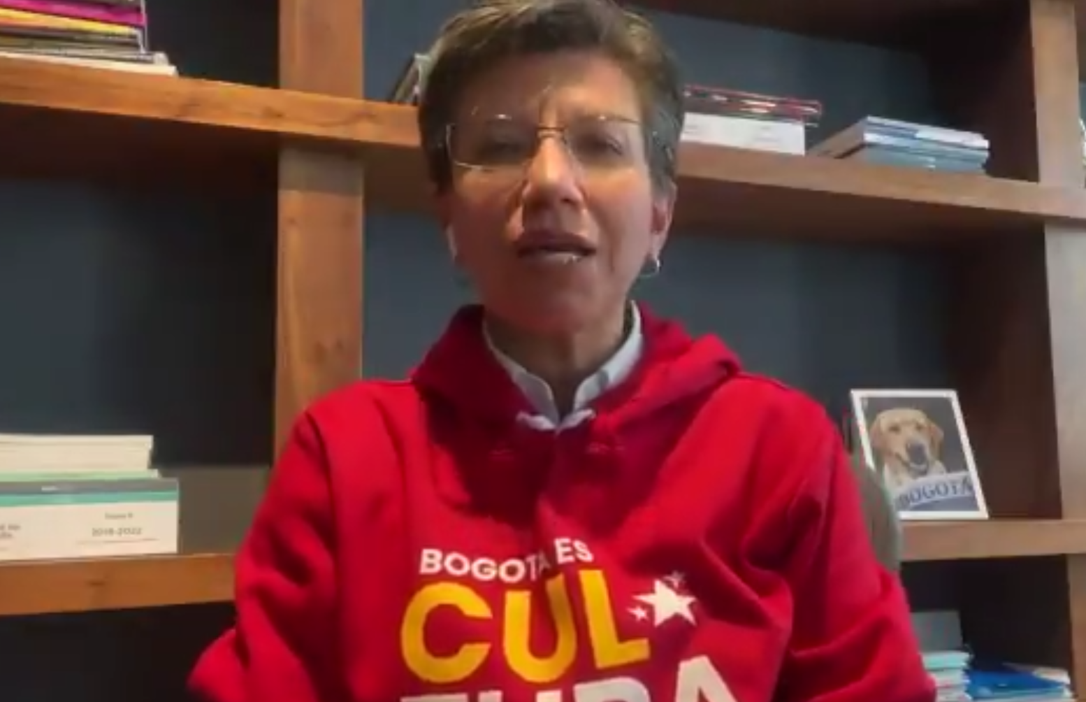 La alcaldesa mayor de Bogotá, Claudia López, anunció la medida para prevenir hechos que lleguen a generar violencia y contagios de Covid 19 por la final del futbol profesional de Colombia.