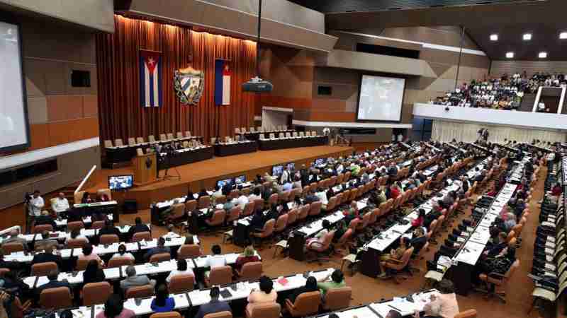 La Nueva Constitución Cubana: ¿Cambio o retoque?