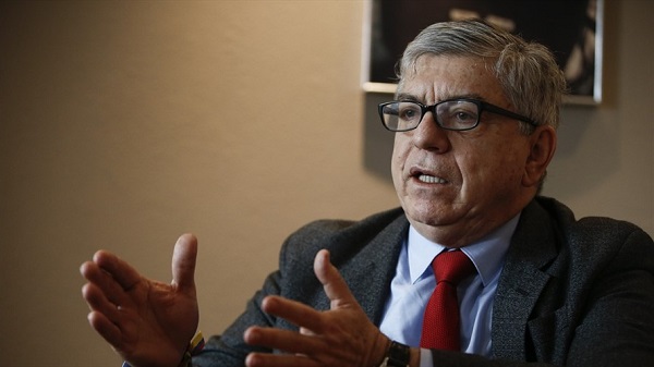 42 congresistas y directorios liberales le piden al expresidente César Gaviria continuar al frente de la dirección del Partido Liberal por dos años más. 