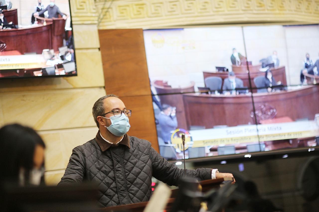 Según el Gobierno Nacional, con esa decisión legislativa, se inicia una nueva etapa para fortalecer el emprendimiento de los colombianos como un eje fundamental para la reactivación económica del país, con un  marco  regulatorio moderno que facilitará el nacimiento y crecimiento de nuevas empresas como un gran incentivo para generar el empleo, golpeado fuertemente por la pandemia del coronavirus.