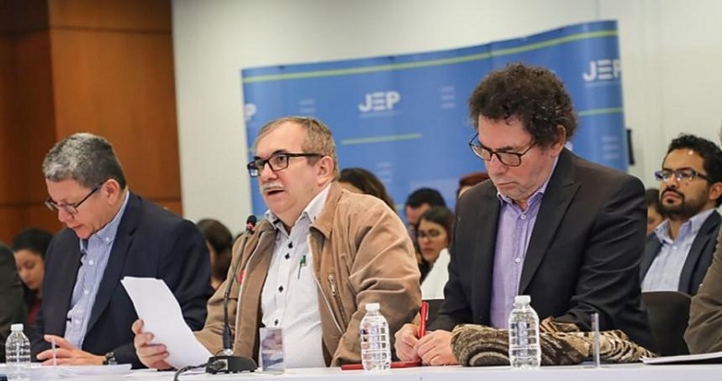 Los dirigentes del nuevo partido Comunes y que formaron parte del secretariado de la antigua insurgencia de las Farc, reconocen que realizaron ‘conductas sancionables a la luz del Derecho Internacional Humanitario' y pidieron a otros actores del conflicto seguir el mismo camino.