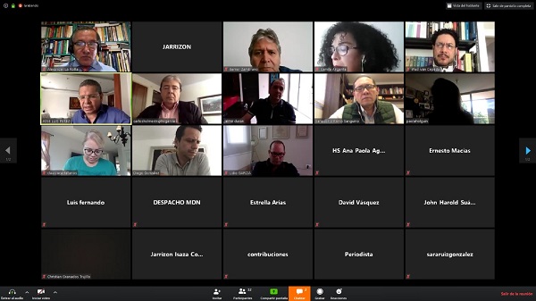 En reunión informal virtual de la Comisión Segunda del Senado, el ministro de Defensa, Carlos Holmes Trujillo, hizo un análisis en detalle de la labor de las Fuerzas Militares y de Policía en las fronteras de Colombia y enfatizó, que en ningún momento el Gobierno nacional apoyará una intervención militar en el vecino país de Venezuela.