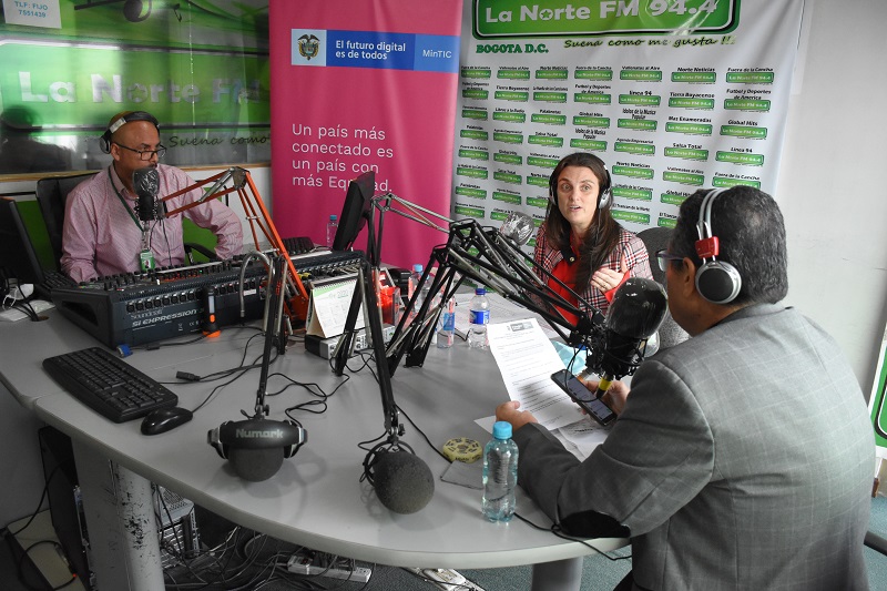 La iniciativa pasa a sanción presidencial y beneficiará a 285 emisoras comunitarias y 71 de interés público, así como a 281 operadores de televisión comunitaria que presentan saldos pendientes a favor del Fondo Único TIC por causa de la pandemia. 