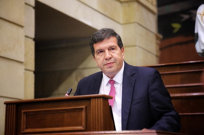 El Congreso de la República eligió al abogado Virgilio Almanza Ocampo como nuevo magistrado del Consejo Nacional Electoral, en remplazo de Heriberto Sanabria Astudillo, quien falleció en ejercicio de sus funciones.