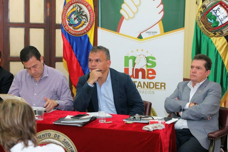 Colombia instaló en Bucaramanga, capital del departamento de Santander, la Primera Mesa Migratoria para "evaluar estrategias y medidas para un esquema temporal de atención" para los migrantes venezolanos, informaron fuentes oficiales.  