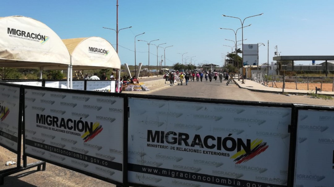 Más de 200 personas no podrán ingresar a territorio colombiano por su “estrecha relación” y apoyo al Gobierno del gobernante venezolano Nicolás Maduro, anunció Migración Colombia. 