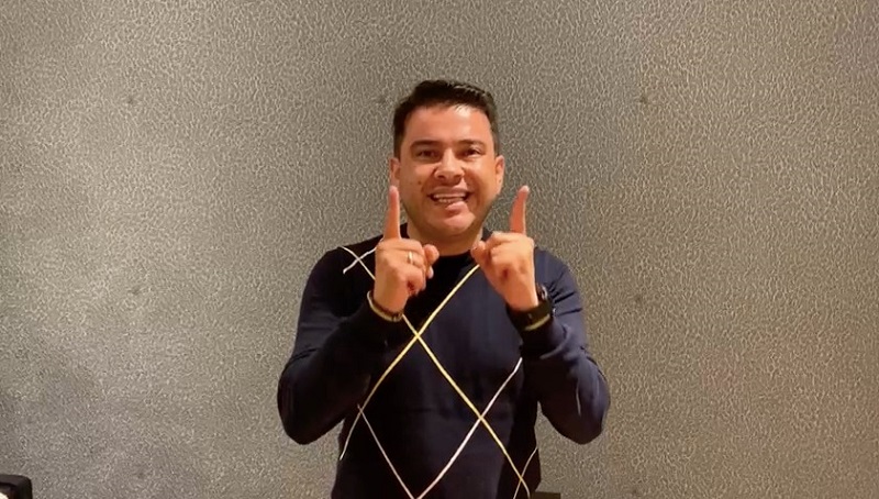 El gobernador de Cundinamarca Nicolás García anunció que la primera dosis de vacuna contra el coronavirus, de las 1770 que se aplicarán en el departamento, se inicia este jueves 18 de febrero y no el sábado 20 como estaba establecido inicialmente.