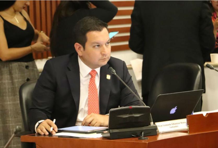 Por iniciativa del representante a la cámara Oscar Villamizar, el Congreso de la República inició el estudio de un proyecto de ley que permite al estado establecer políticas inmediatas para prevenir el cáncer de mama.