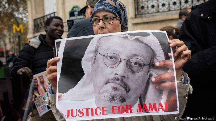 La polémica Agencia Central de Inteligencia (CIA) de EE. UU. ha concluido que el príncipe heredero de Arabia Saudí, Mohamed Bin Salmán, ordenó el asesinato del periodista crítico e incómodo Jamal Khashoggi, en el consulado del reino en Estambul a principios de octubre, según reveló The Washington Post. De ahí las protestas.