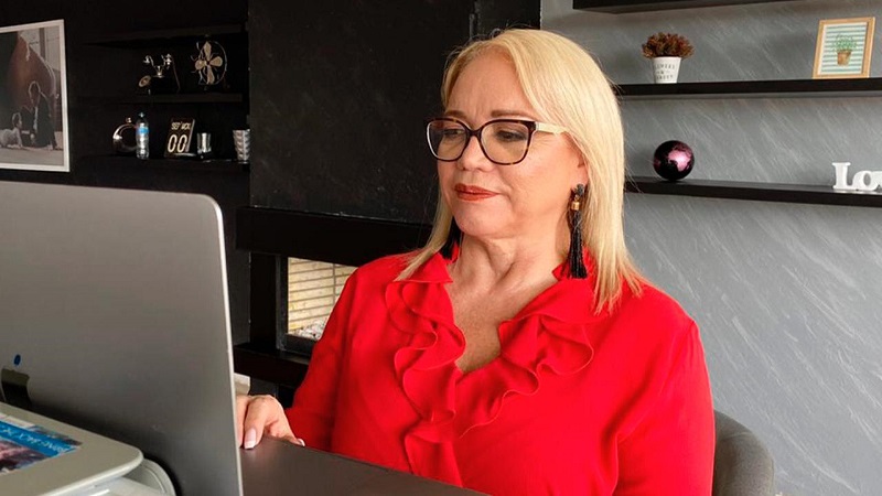 La Senadora Emma Claudia Castellanos, del partido Cambio Radical, en un debate de control en la  Comisión Tercera de Senado, fue contundente en señalar que se deben desarrollar los programas sociales y realizar transferencias monetarias  para la superación de la pobreza, tras señalar que para mitigar la tragedia del desempleo, ocasionado por la pandemia, se debe considerar como un tema de obligación nacional.