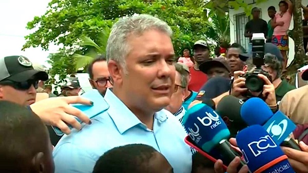 En medio de las denuncias contra las Fuerzas Militares publicadas por la revista Semana donde se establecen nuevas chuzadas contra políticos, magistrados, generales y periodistas, que involucran al ejército de Colombia, el presidente de la República Iván Duque  fue contundente en señalar:  “aquí hay cero tolerancia con cualquier conducta de miembros de la fuerza pública que atenten contra la Constitución y la ley. Es una instrucción que han tenido siempre todos los comandantes”.