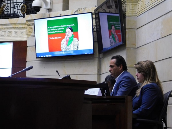 Así lo afirmó en forma contundente el segundo vicepresidente del Senado de Colombia,  Alexander López, tras denunciar que desde el 2016 al 2019, han sido asesinados 750 líderes sociales en el territorio nacional por eso convocó a todos los colombianos a unirse a la campaña “Vida y no balas a los líderes sociales en Colombia”.