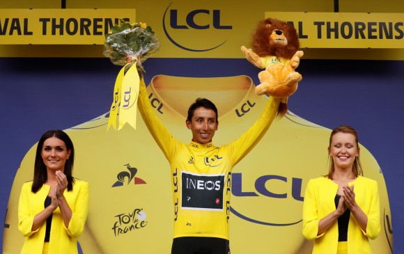 La ilusión de ser un periodista político le hizo el quite por el ciclismo y le abrió el horizonte al joven zipaquereño Egan Bernal Gómez, quien se convirtió en el primer corredor en la historia del ciclismo latinoamericano, al alcanzar la gloria para Colombia como campeón del Tour de Francia 2019.